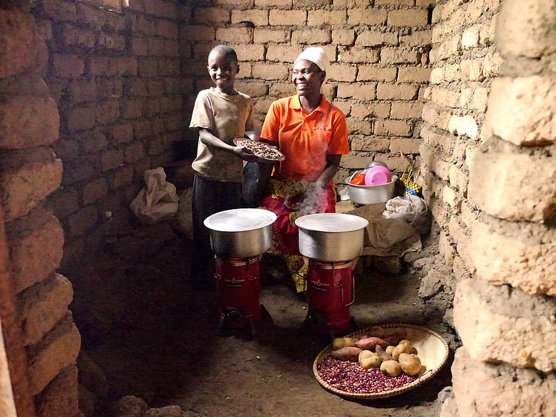 Inyenyeri Rwanda Clean Stove partnership